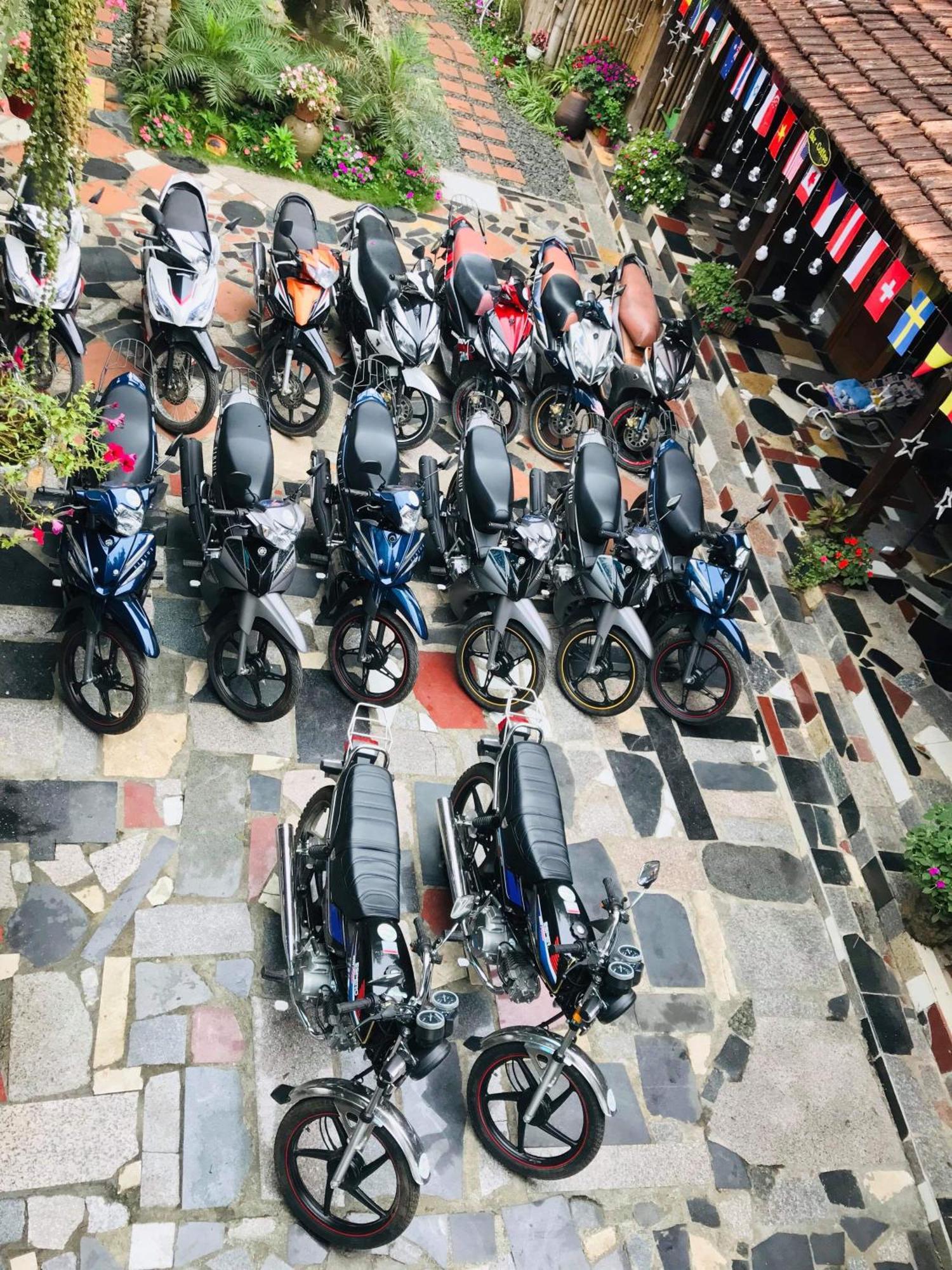 Green Hill Hostel & Tour Ha Giang Esterno foto