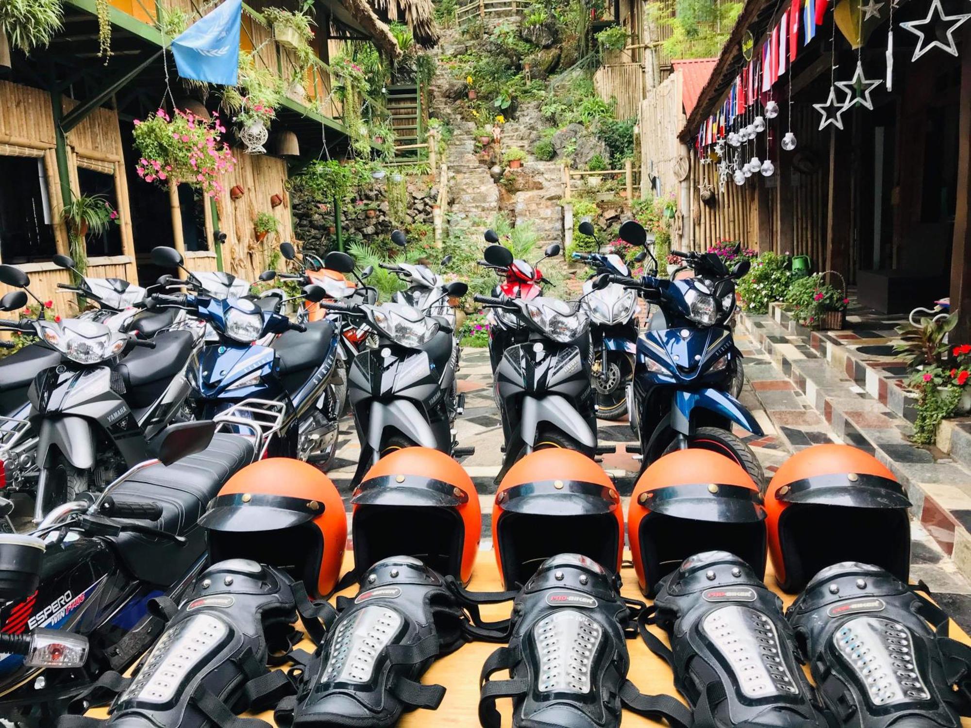 Green Hill Hostel & Tour Ha Giang Esterno foto